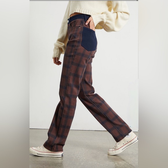 WEWOREWHAT - Color Block Icon Jeans - Picture 2 of 15
